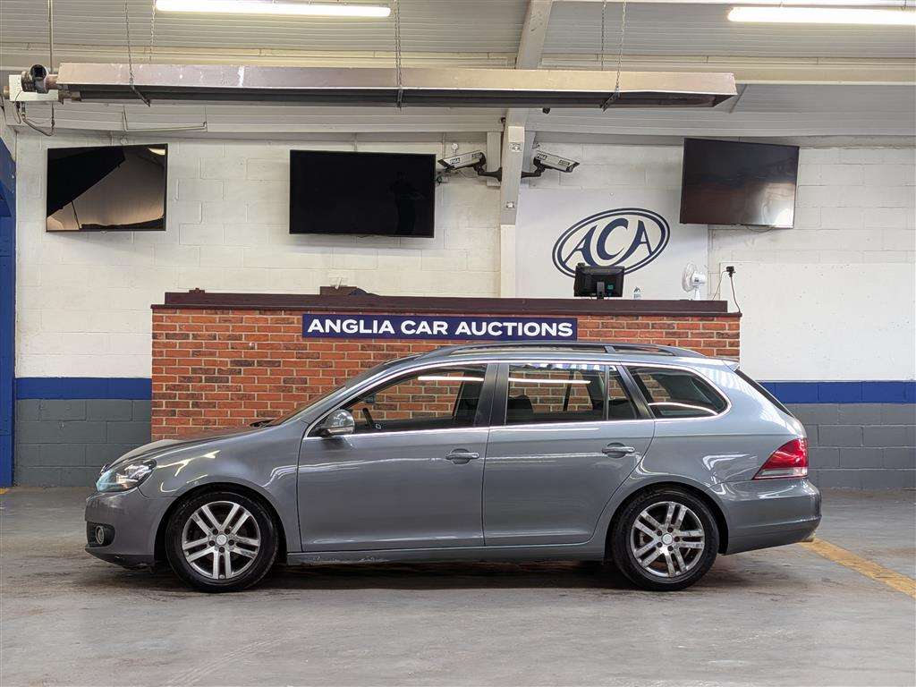 <p>2011 VOLKSWAGEN GOLF SE BLUEMOTION TDI</p>