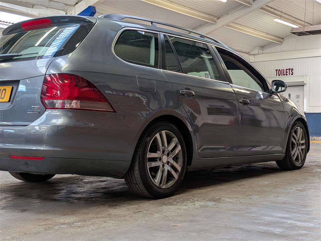 <p>2011 VOLKSWAGEN GOLF SE BLUEMOTION TDI</p>