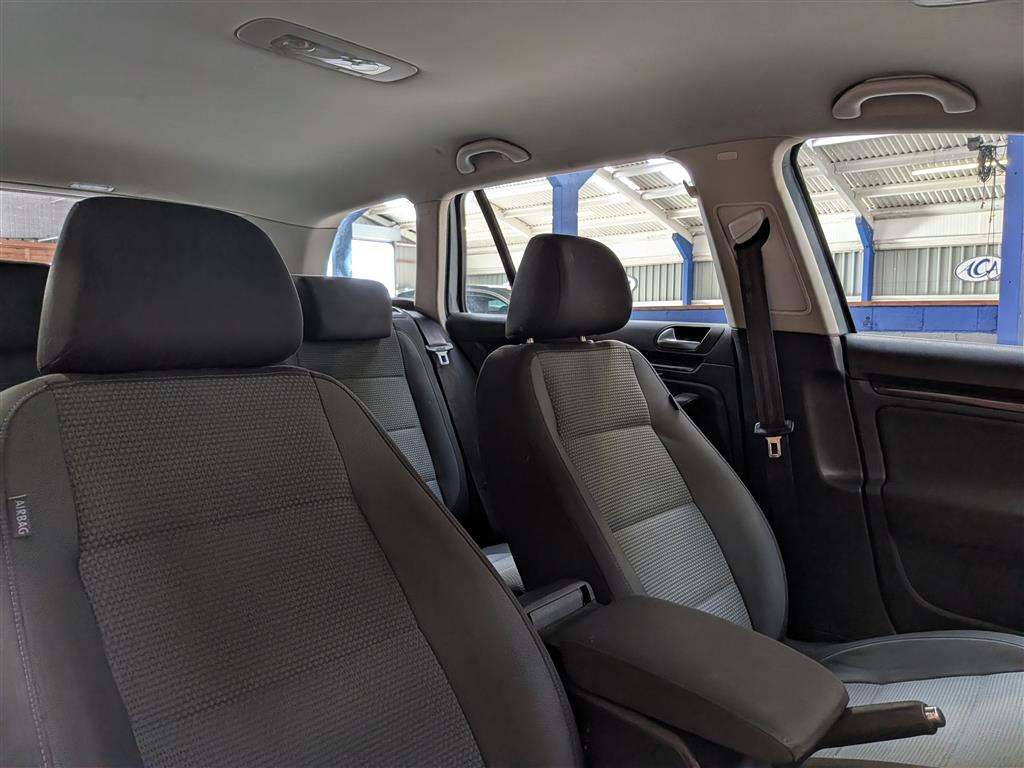 <p>2011 VOLKSWAGEN GOLF SE BLUEMOTION TDI</p>
