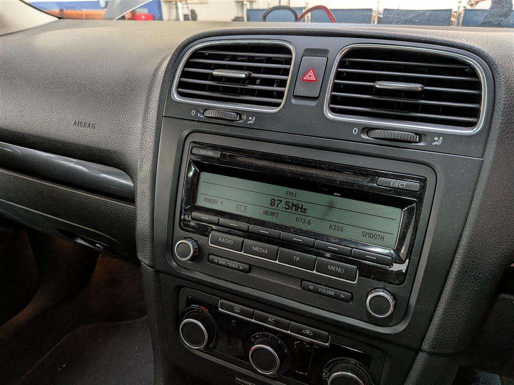<p>2011 VOLKSWAGEN GOLF SE BLUEMOTION TDI</p>