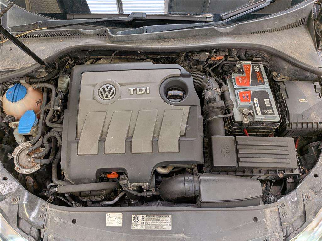<p>2011 VOLKSWAGEN GOLF SE BLUEMOTION TDI</p>