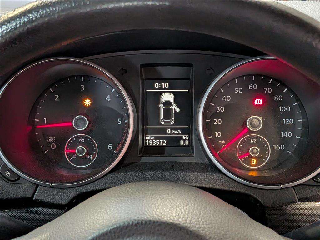 <p>2011 VOLKSWAGEN GOLF SE BLUEMOTION TDI</p>