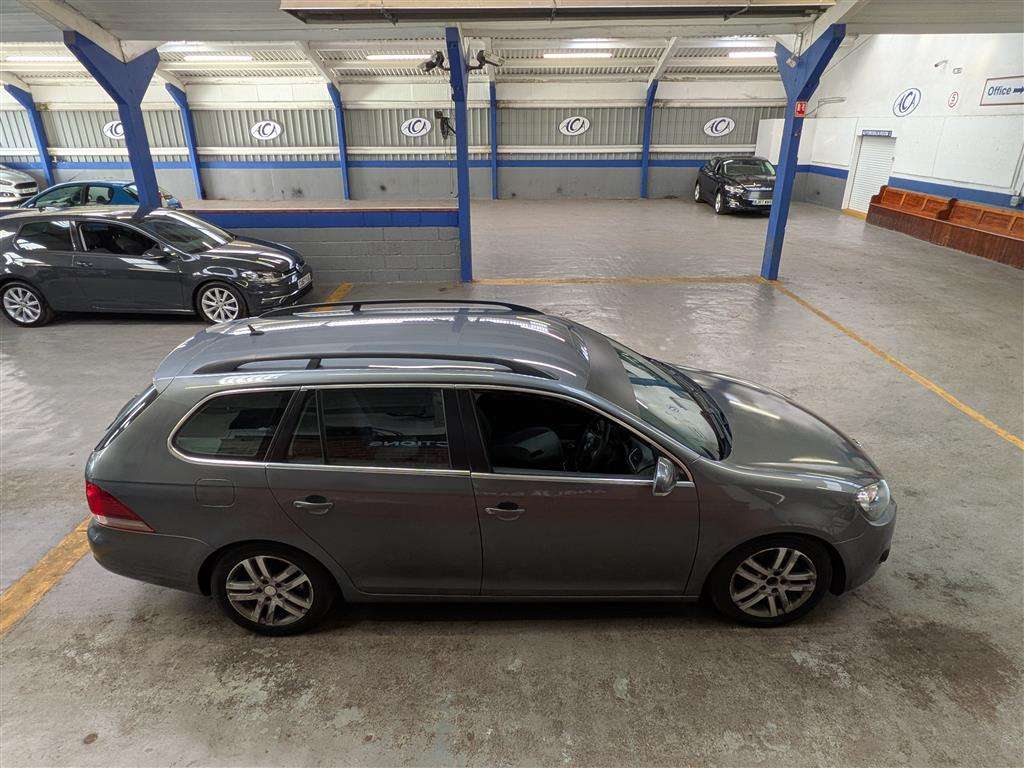 <p>2011 VOLKSWAGEN GOLF SE BLUEMOTION TDI</p>