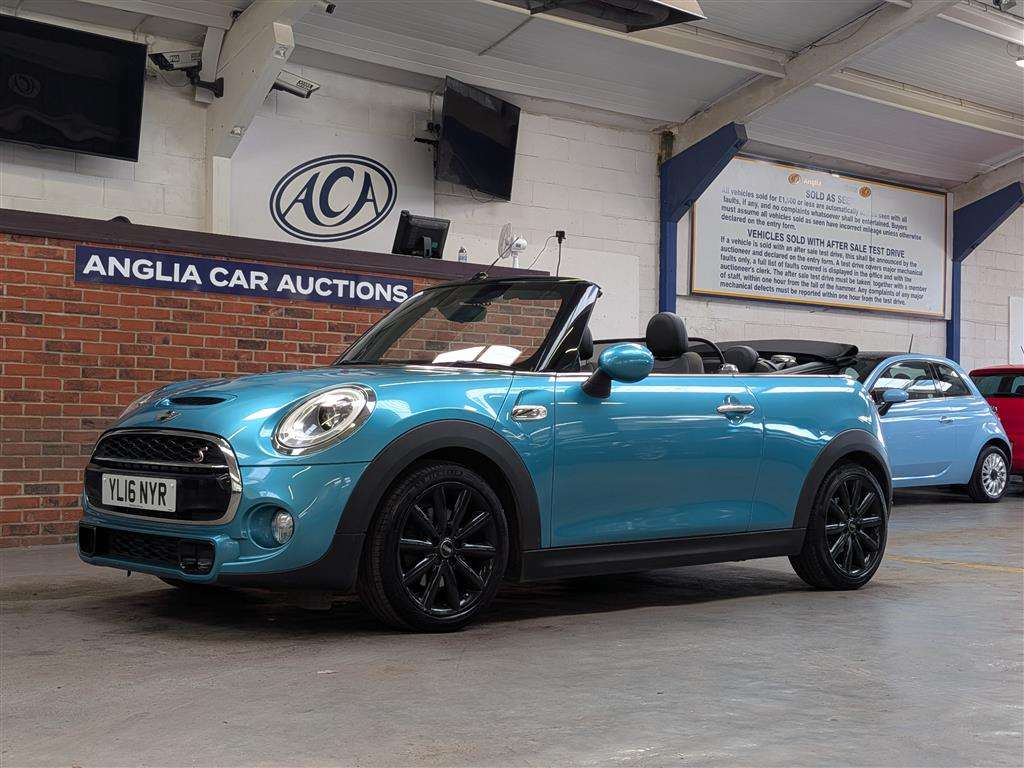 <p>2016 MINI COOPER S</p>