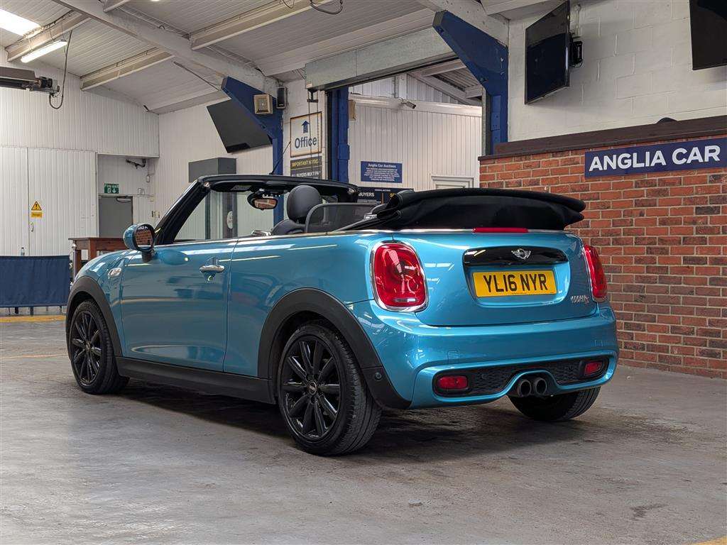 <p>2016 MINI COOPER S</p>
