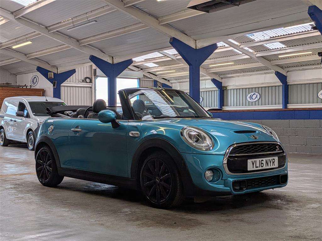 <p>2016 MINI COOPER S</p>