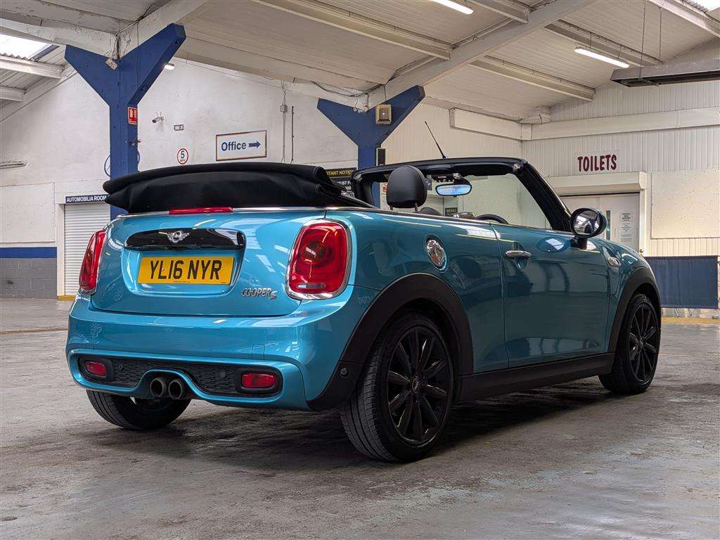 <p>2016 MINI COOPER S</p>