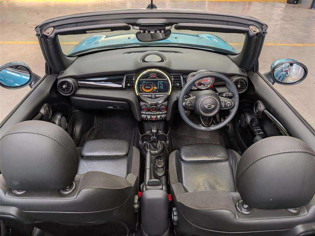 <p>2016 MINI COOPER S</p>