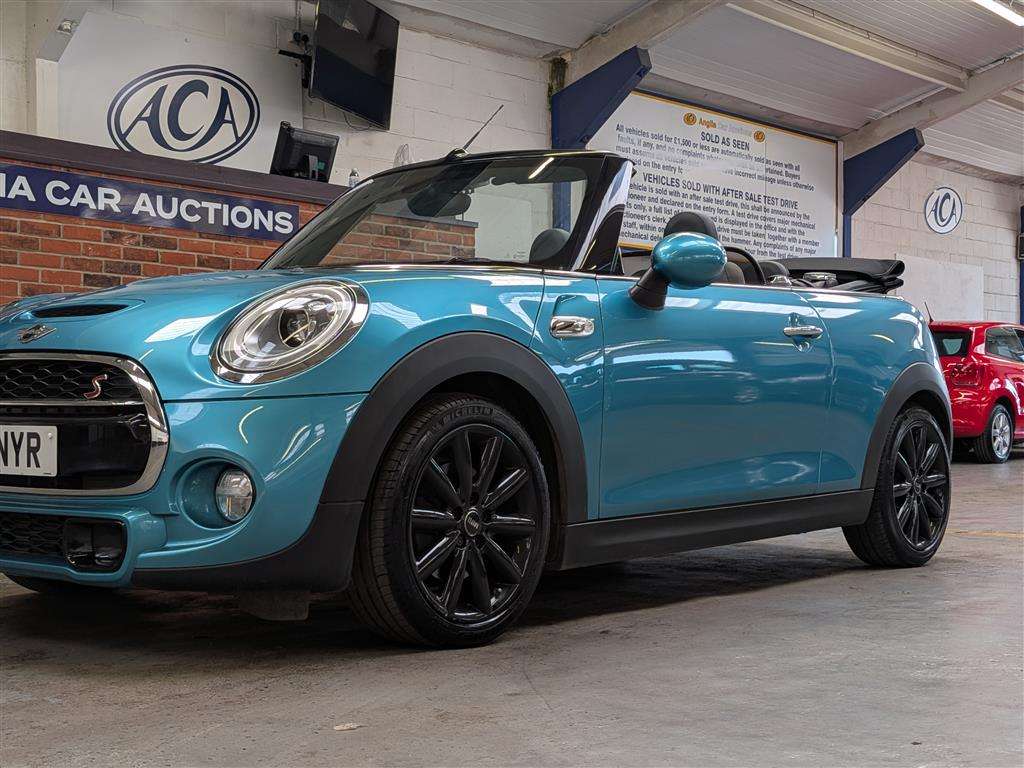 <p>2016 MINI COOPER S</p>