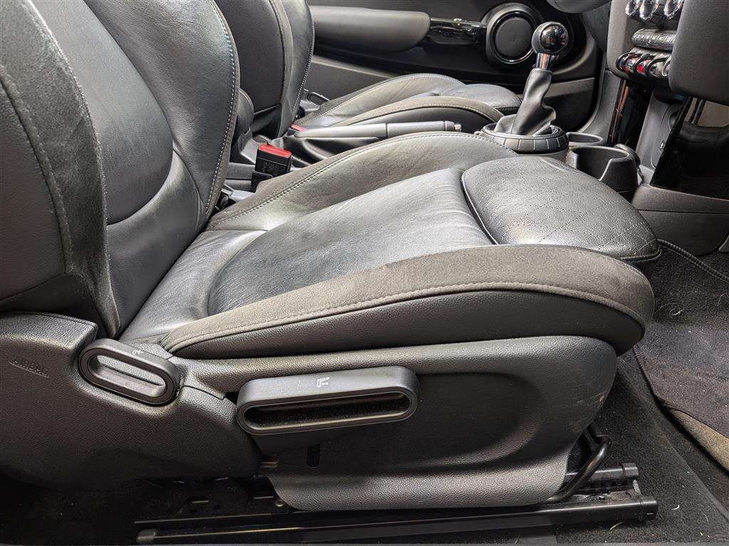 <p>2016 MINI COOPER S</p>