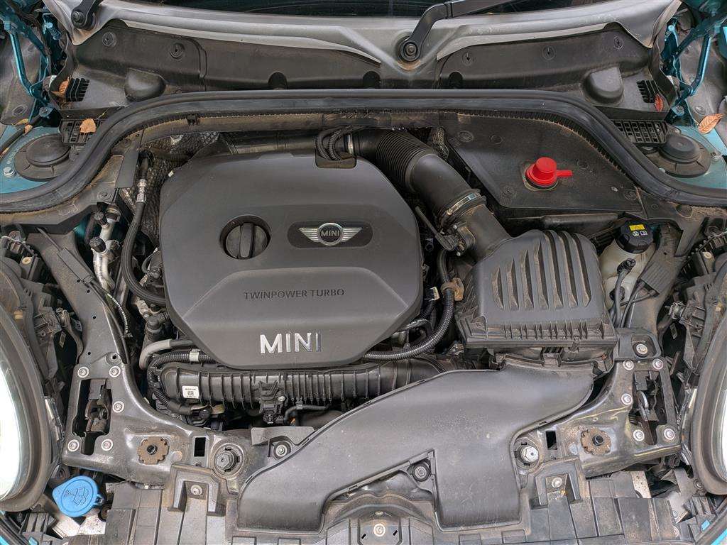 <p>2016 MINI COOPER S</p>
