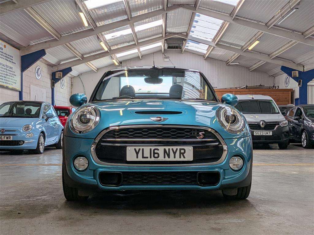 <p>2016 MINI COOPER S</p>