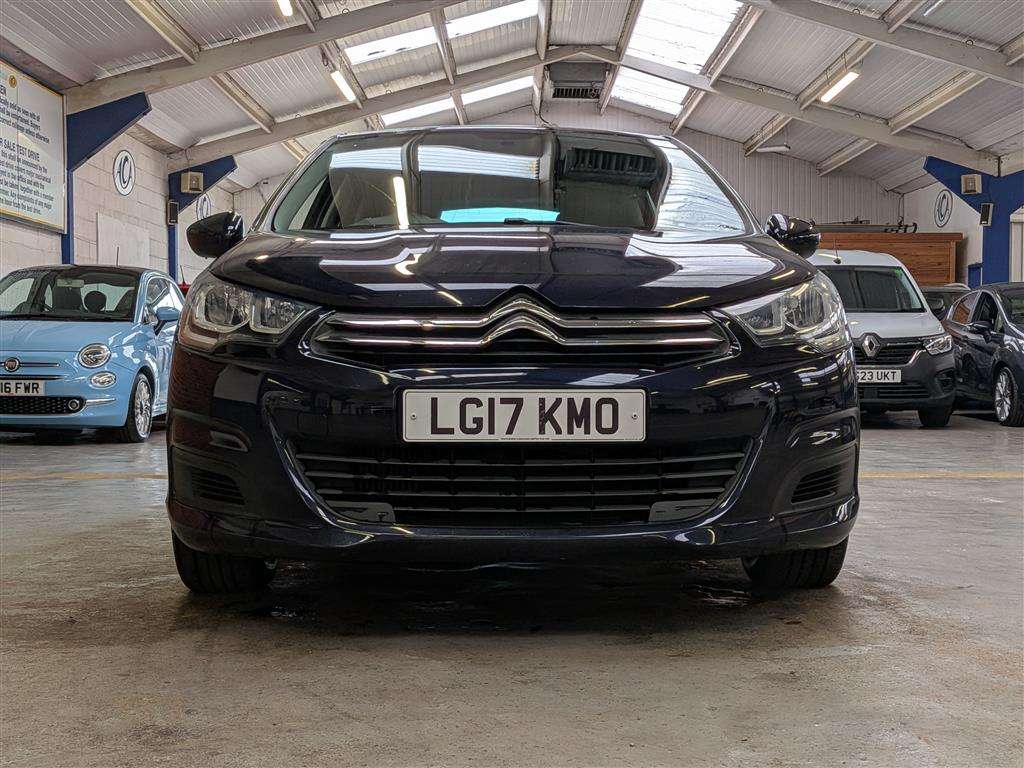 <p>2017 CITROEN C4 FEEL BLUEHDI</p>