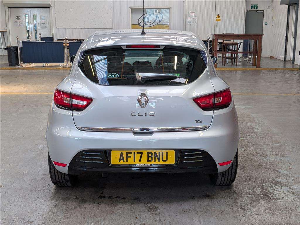 <p>2017 RENAULT CLIO DYNAMIQUE NAV TCE</p>