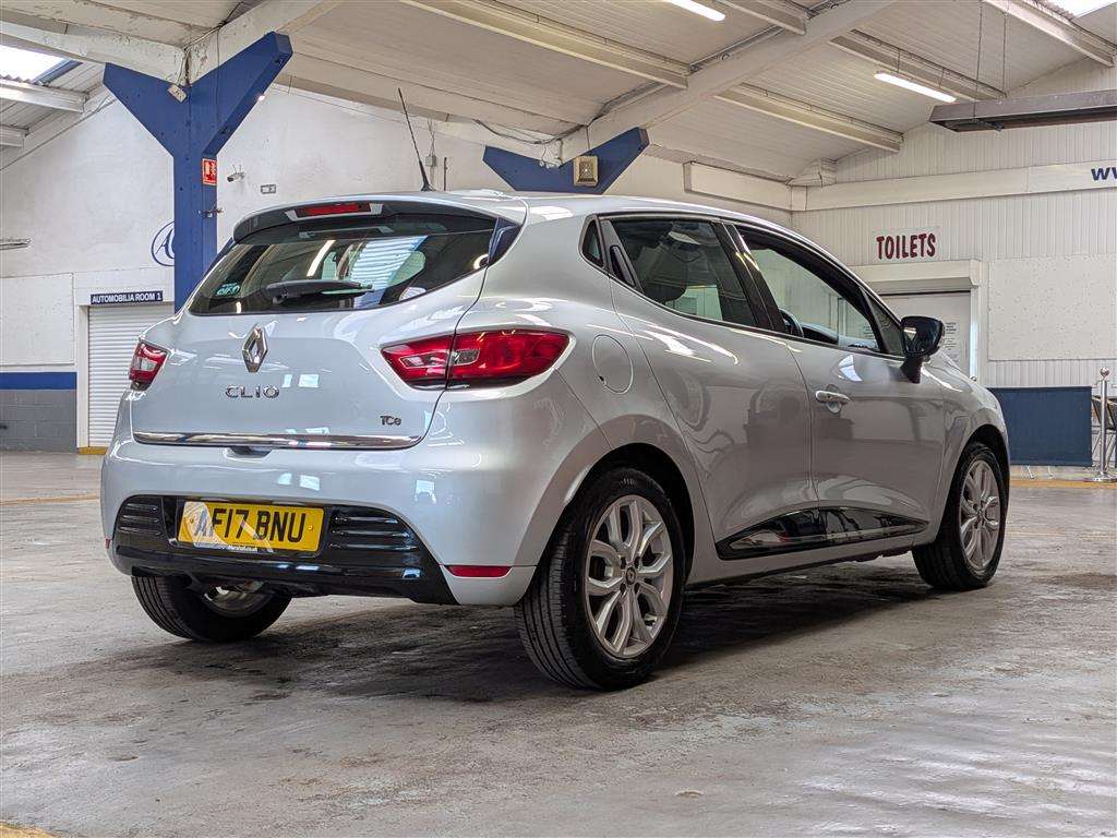 <p>2017 RENAULT CLIO DYNAMIQUE NAV TCE</p>