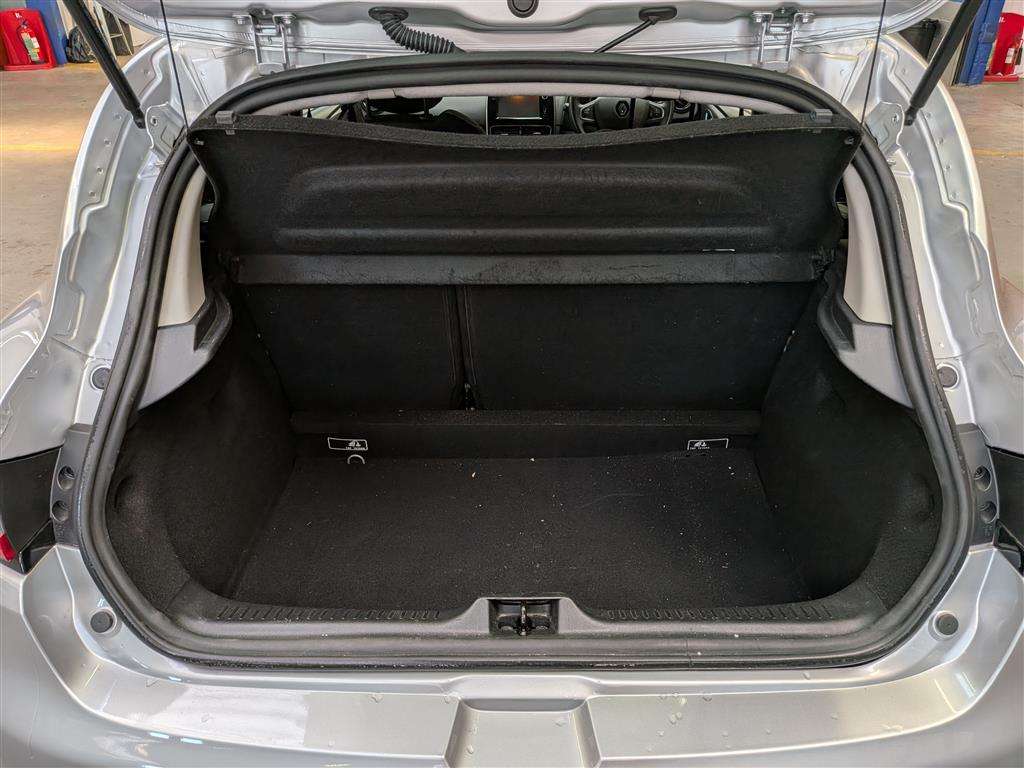 <p>2017 RENAULT CLIO DYNAMIQUE NAV TCE</p>