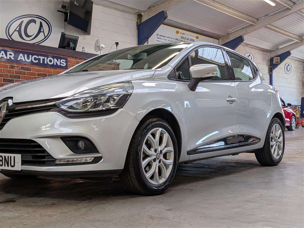 <p>2017 RENAULT CLIO DYNAMIQUE NAV TCE</p>