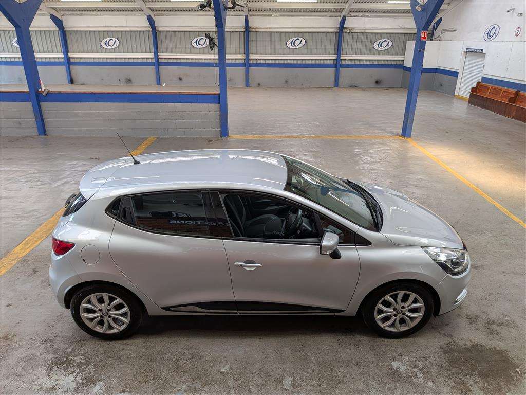 <p>2017 RENAULT CLIO DYNAMIQUE NAV TCE</p>