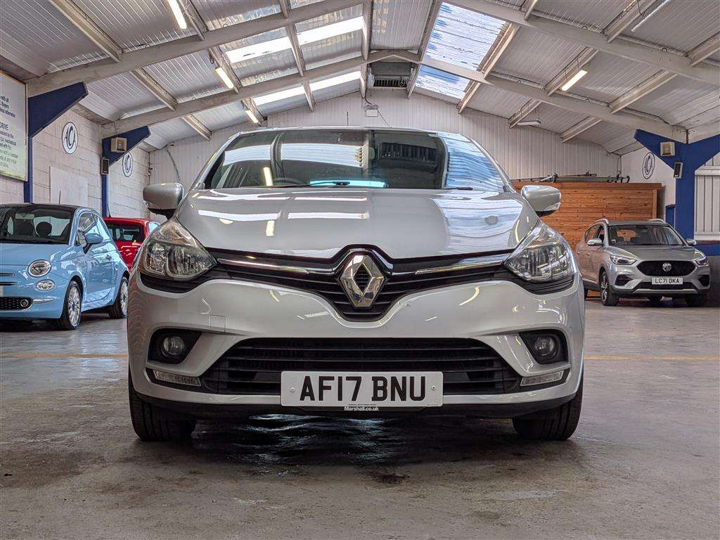 <p>2017 RENAULT CLIO DYNAMIQUE NAV TCE</p>