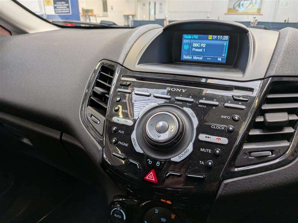 <p>2015 FORD FIESTA TITANIUM TDCI</p>