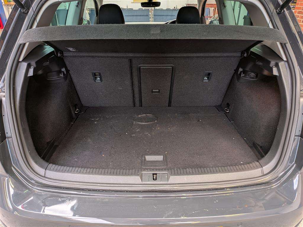 <p>2017 VOLKSWAGEN GOLF GT TDI BMT</p>