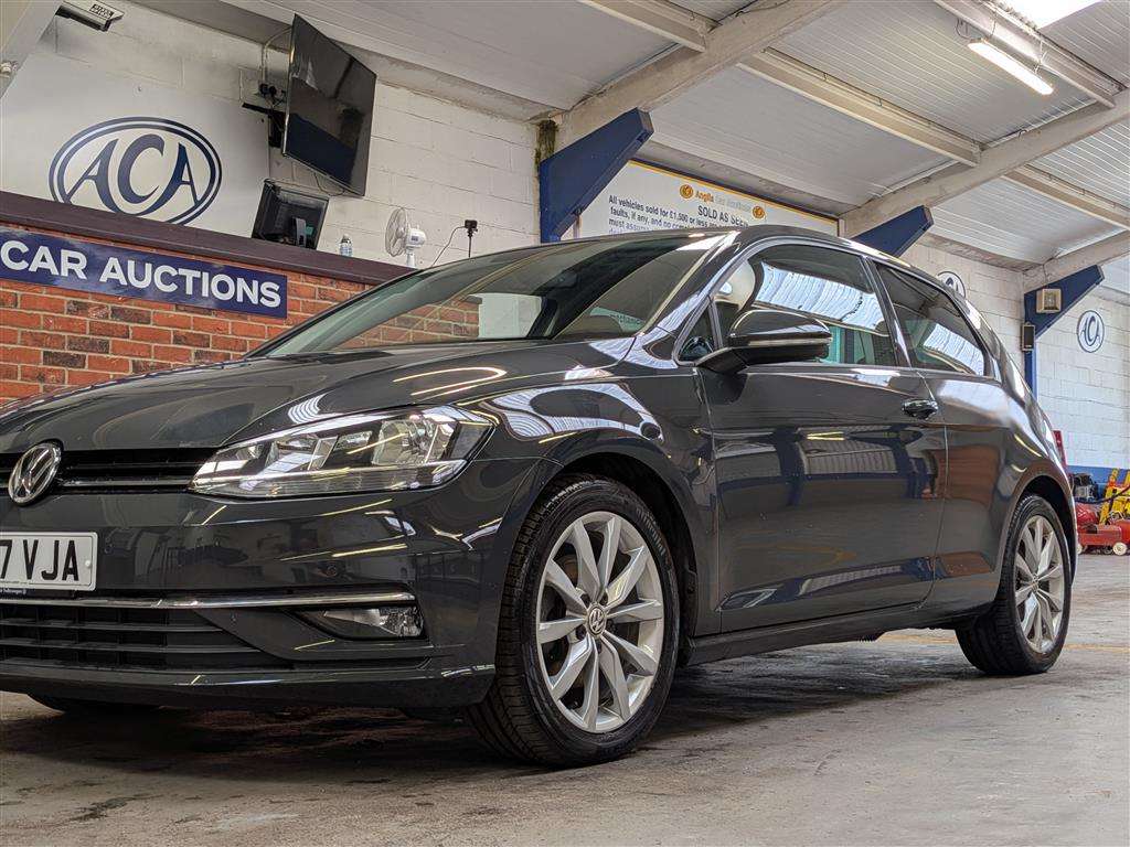 <p>2017 VOLKSWAGEN GOLF GT TDI BMT</p>