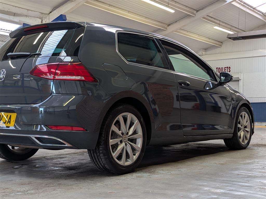 <p>2017 VOLKSWAGEN GOLF GT TDI BMT</p>