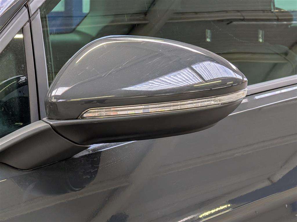 <p>2017 VOLKSWAGEN GOLF GT TDI BMT</p>