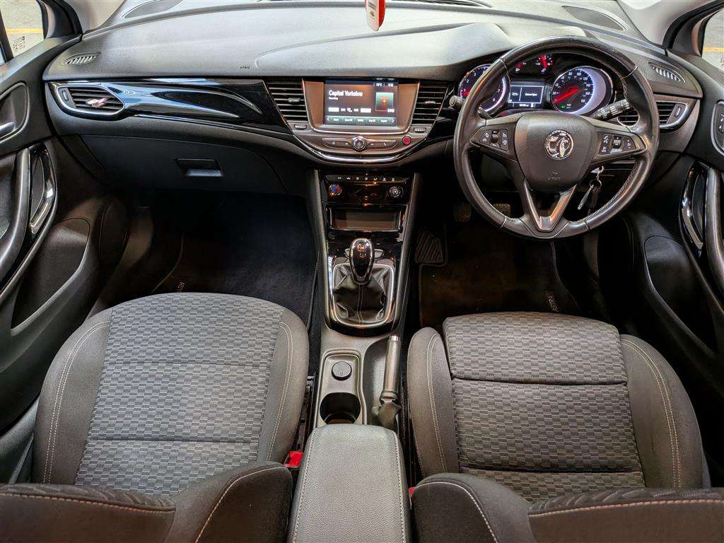 <p>2018 VAUXHALL ASTRA SRI TURBO</p>