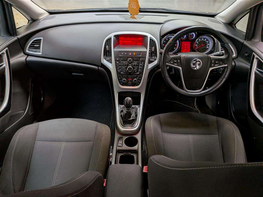 <p>2010 VAUXHALL ASTRA SRI</p>