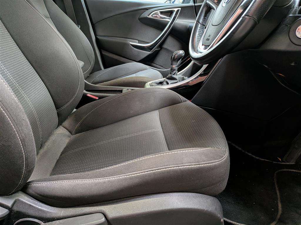 <p>2010 VAUXHALL ASTRA SRI</p>