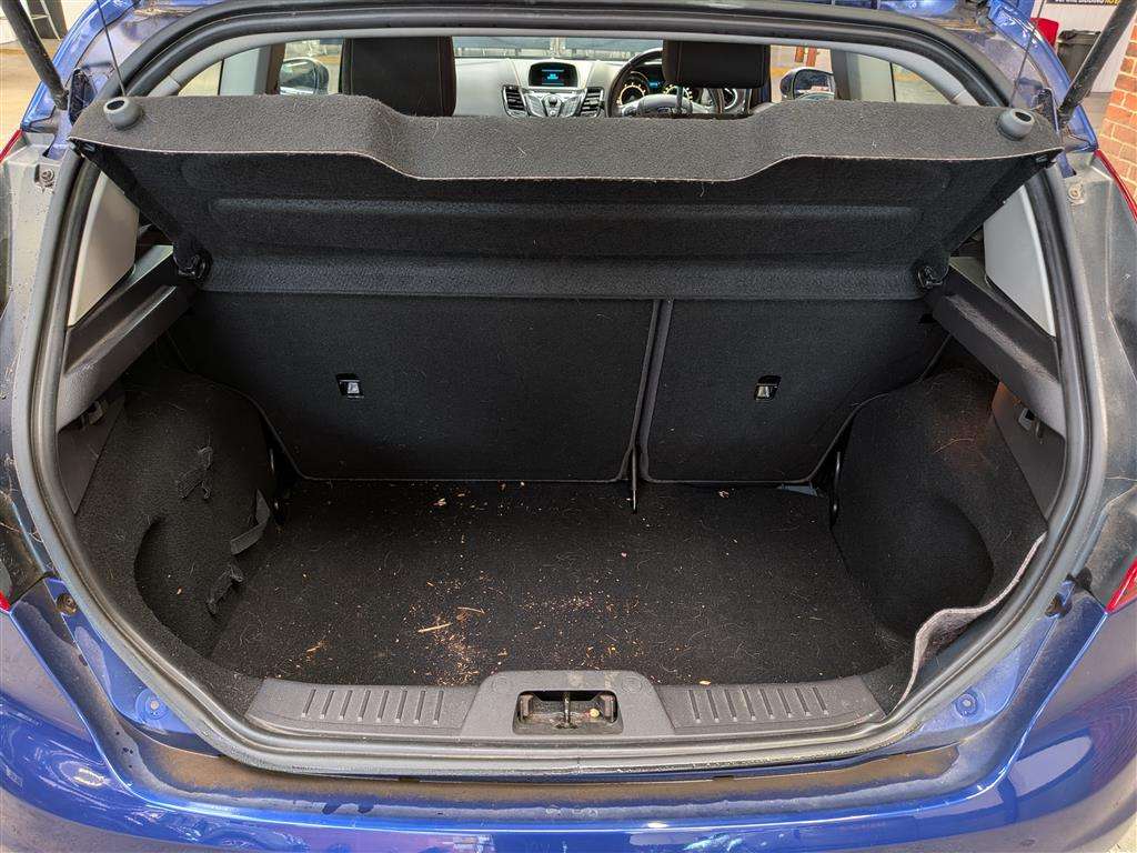 <p>2014 FORD FIESTA ZETEC</p>