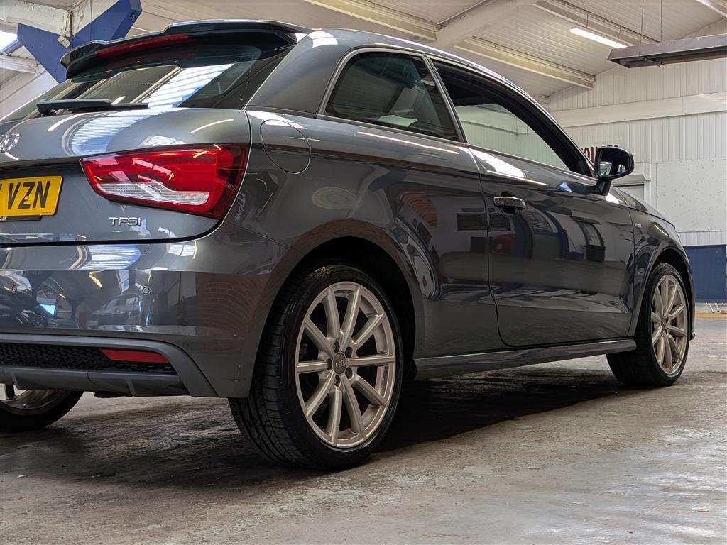 <p>2017 AUDI A1 S LINE TFSI</p>