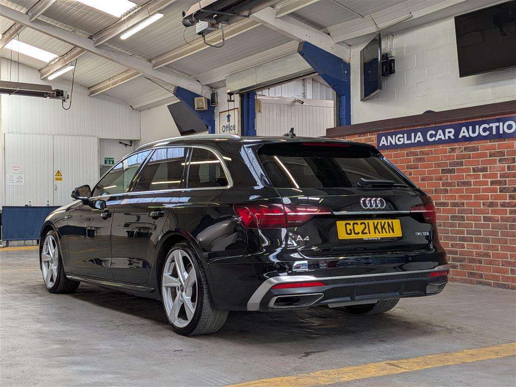 <p>2021 AUDI A4 S LINE 35 TDI MHEV S-A</p>