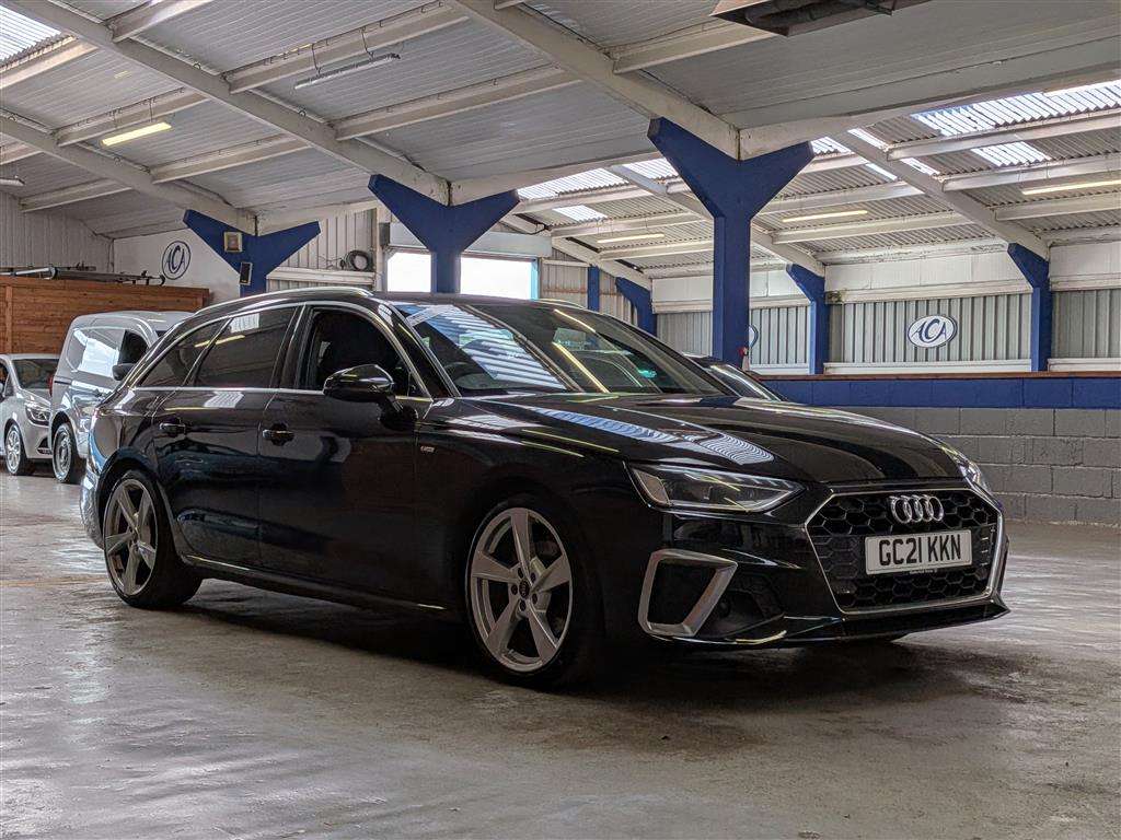 <p>2021 AUDI A4 S LINE 35 TDI MHEV S-A</p>