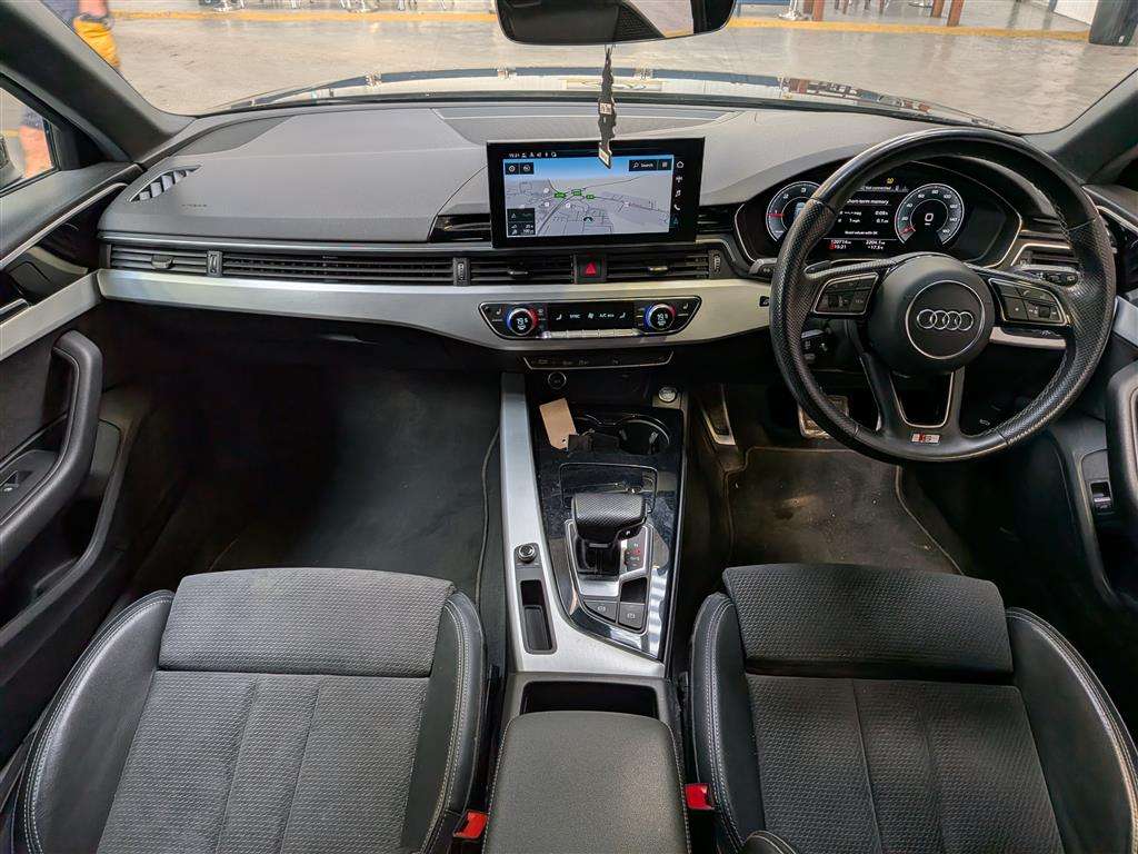 <p>2021 AUDI A4 S LINE 35 TDI MHEV S-A</p>