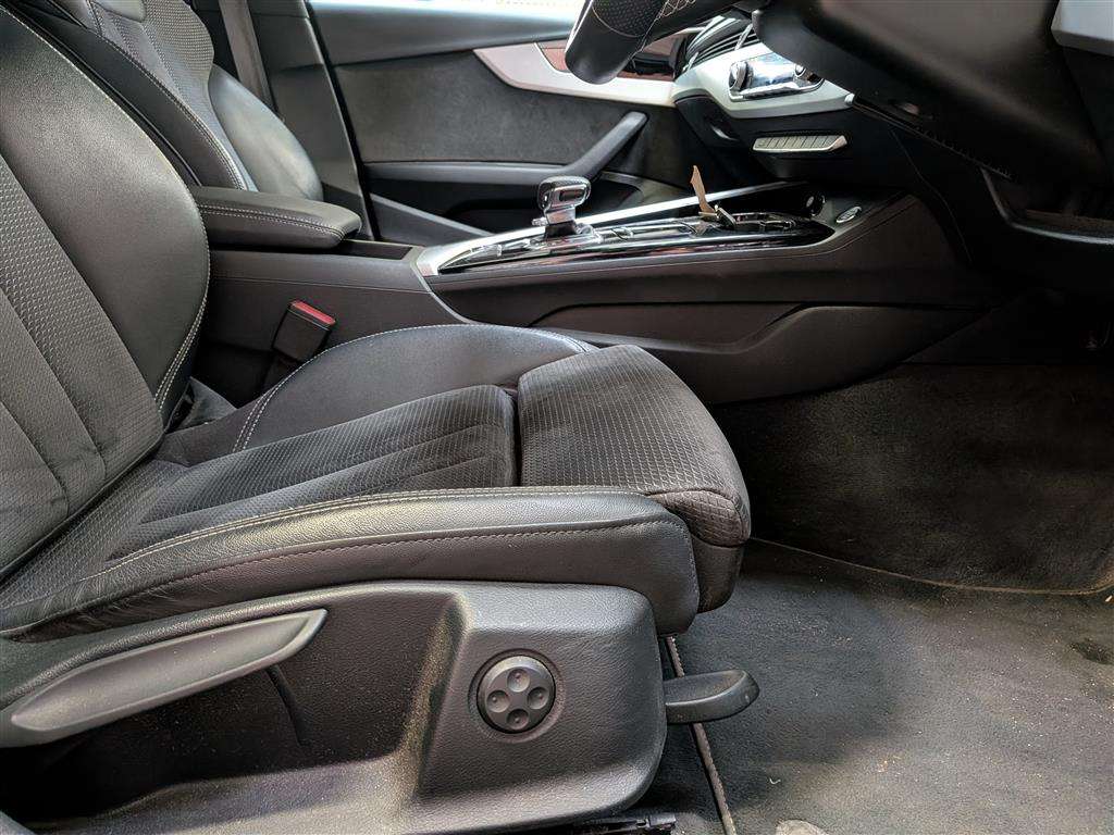 <p>2021 AUDI A4 S LINE 35 TDI MHEV S-A</p>