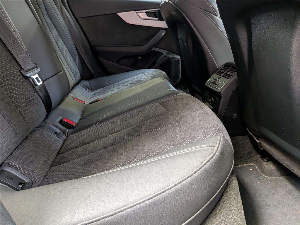 <p>2021 AUDI A4 S LINE 35 TDI MHEV S-A</p>