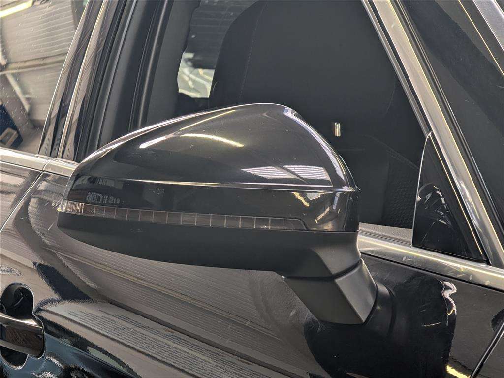 <p>2021 AUDI A4 S LINE 35 TDI MHEV S-A</p>
