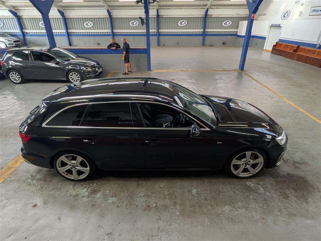 <p>2021 AUDI A4 S LINE 35 TDI MHEV S-A</p>