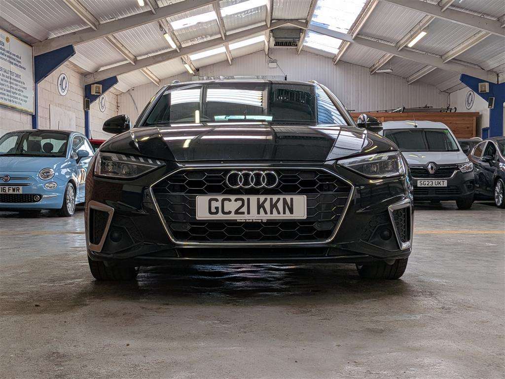 <p>2021 AUDI A4 S LINE 35 TDI MHEV S-A</p>