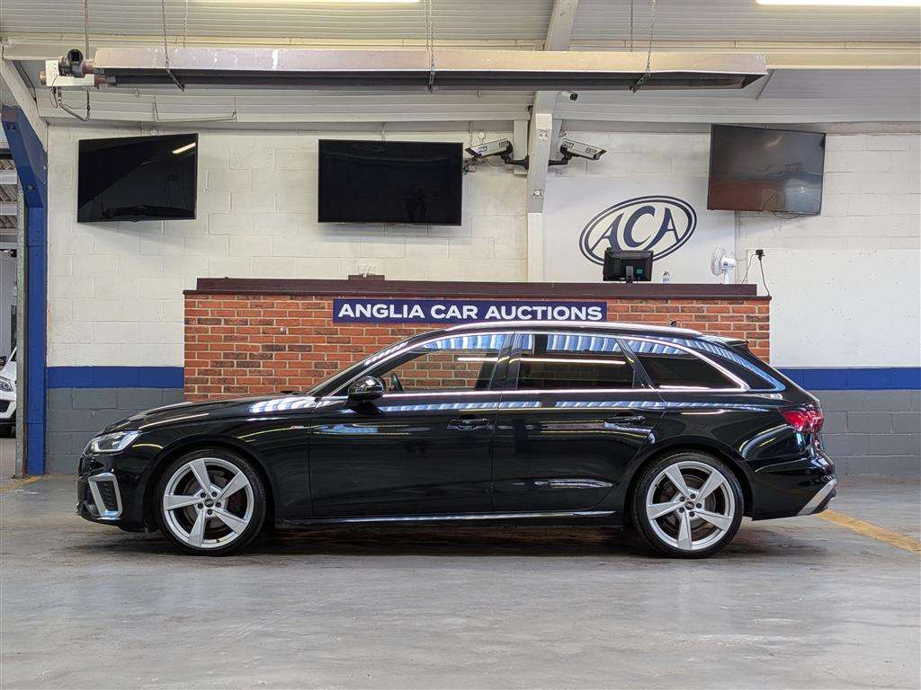 <p>2021 AUDI A4 S LINE 35 TDI MHEV S-A</p>