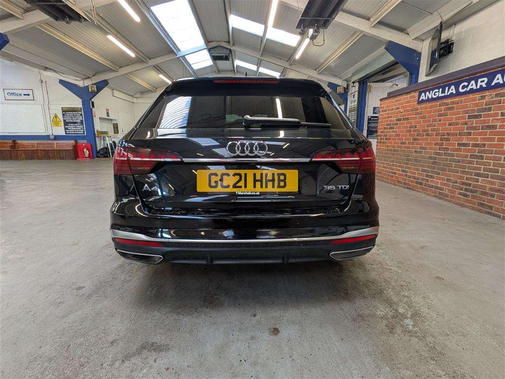 <p>2021 AUDI A4 S LINE 35 TDI MHEV S-A</p>