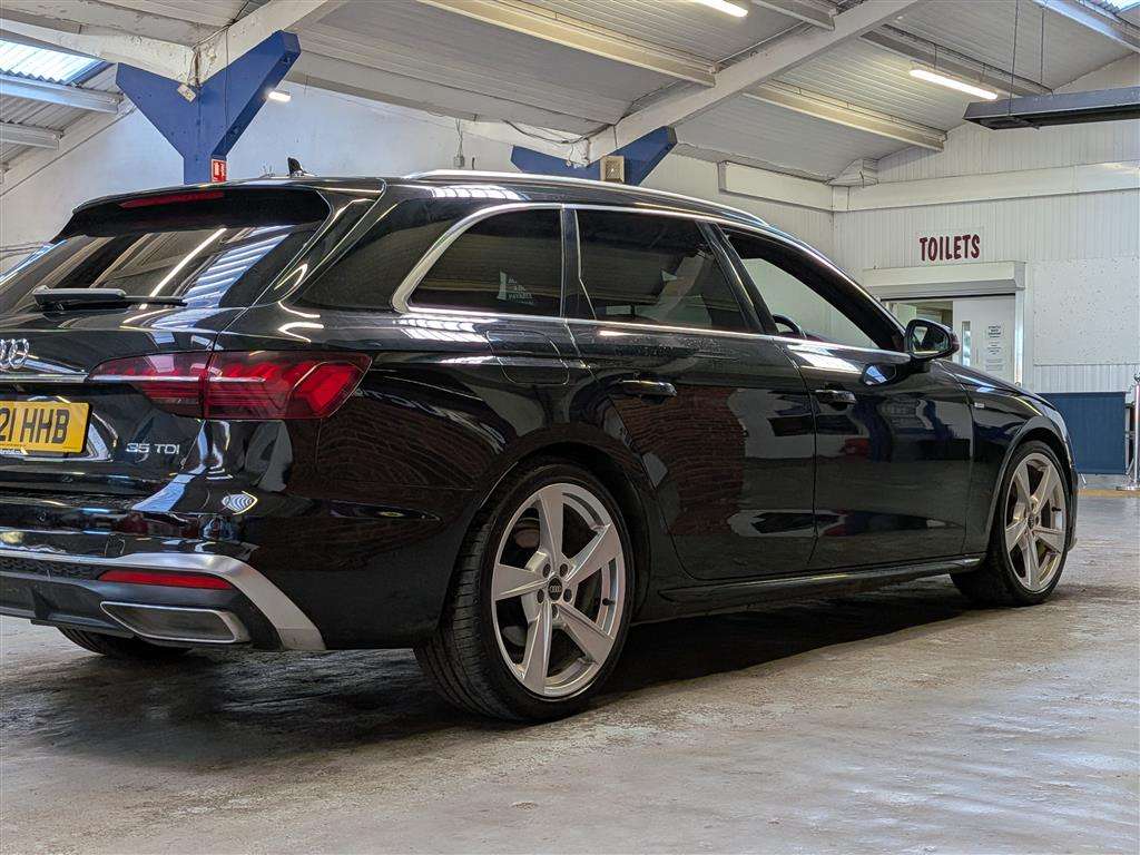 <p>2021 AUDI A4 S LINE 35 TDI MHEV S-A</p>