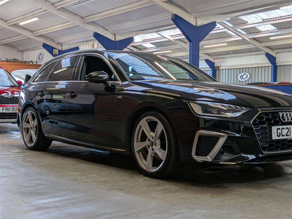 <p>2021 AUDI A4 S LINE 35 TDI MHEV S-A</p>