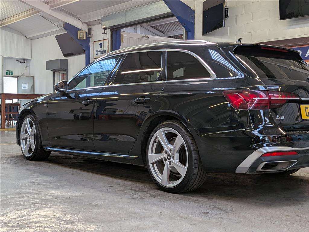 <p>2021 AUDI A4 S LINE 35 TDI MHEV S-A</p>