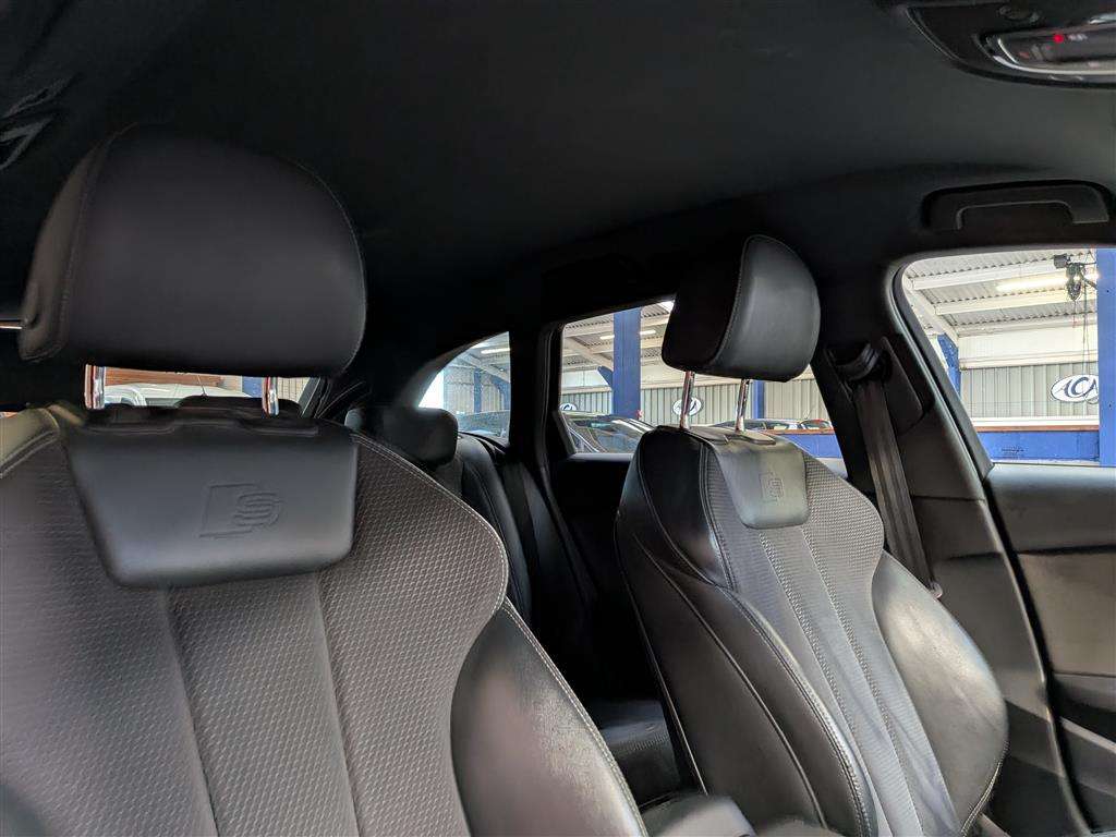 <p>2021 AUDI A4 S LINE 35 TDI MHEV S-A</p>