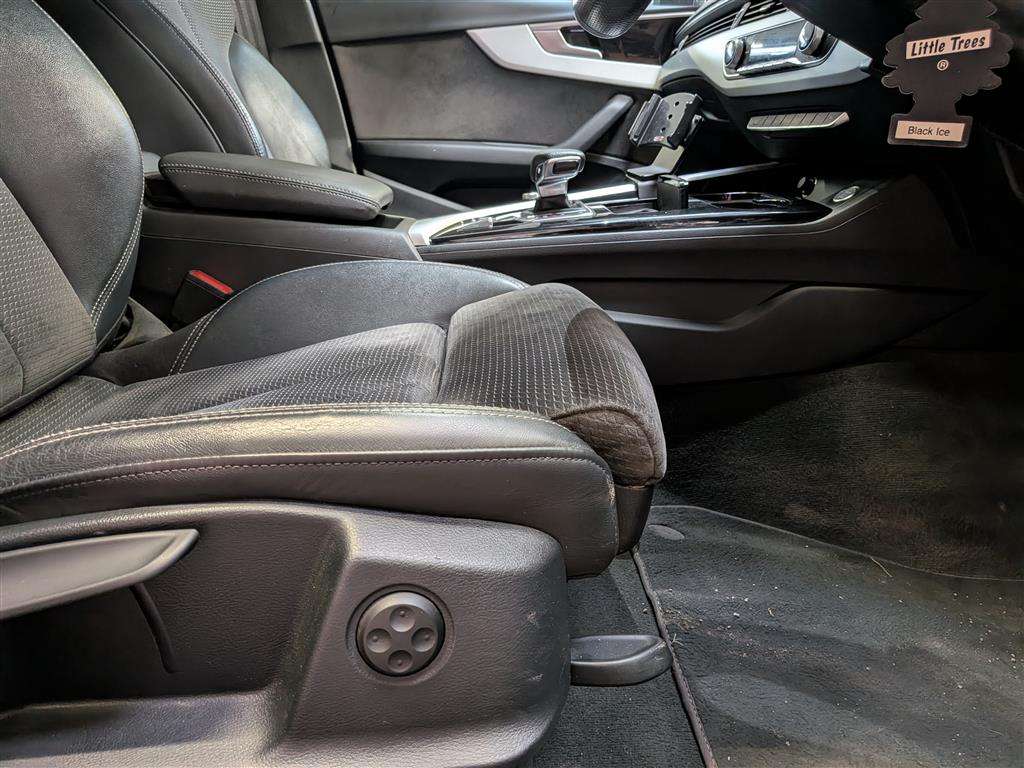 <p>2021 AUDI A4 S LINE 35 TDI MHEV S-A</p>