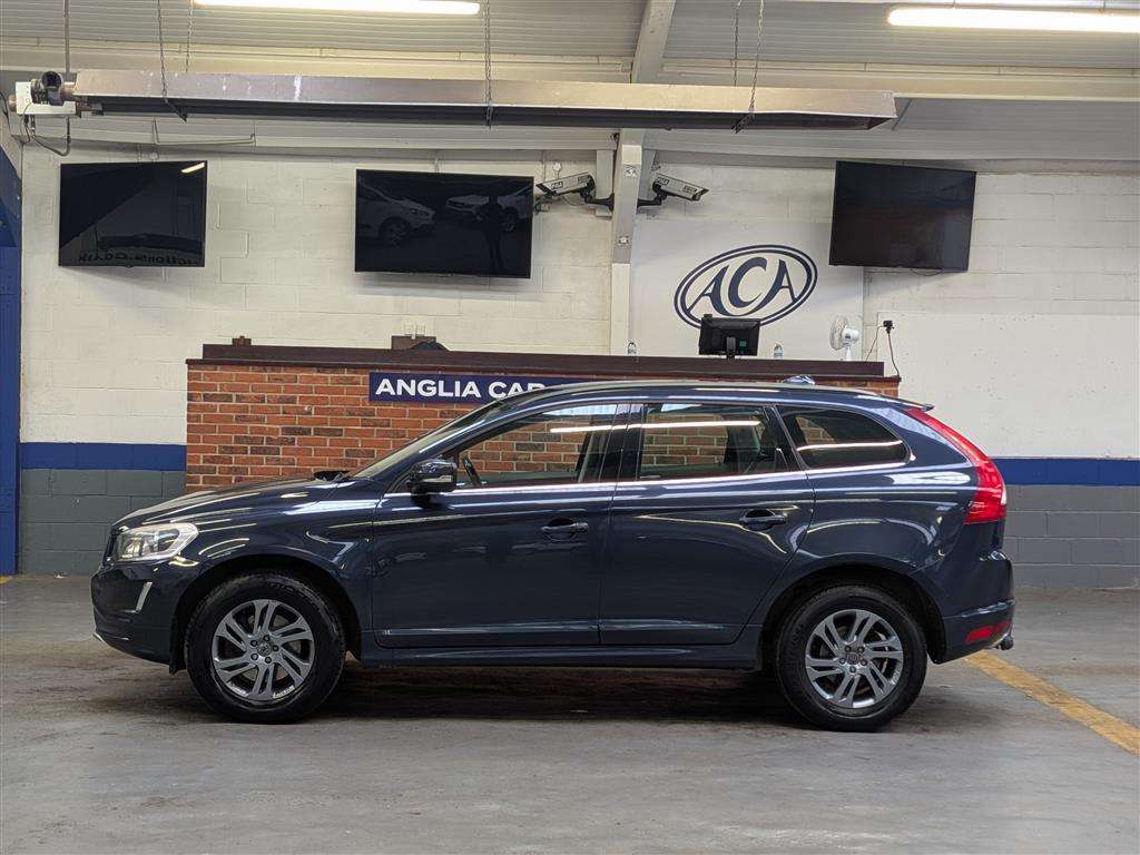 <p>2014 VOLVO XC60 SE D4</p>