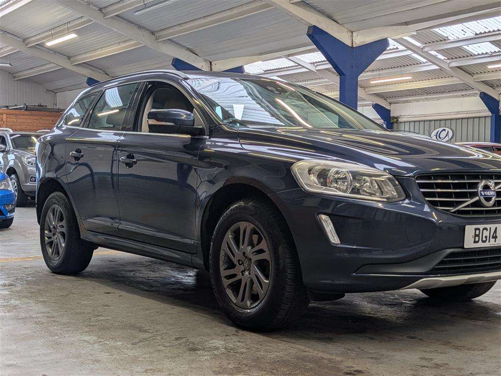 <p>2014 VOLVO XC60 SE D4</p>